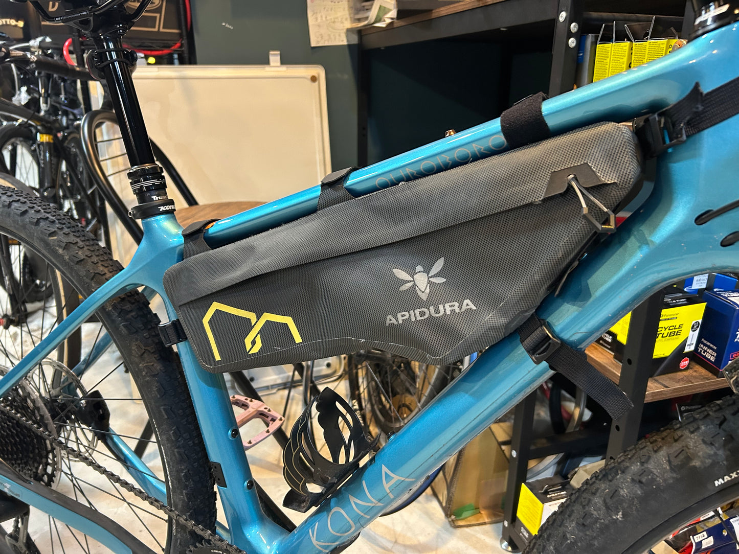 APIDURA / エクスペディション・フレームパック (3L)