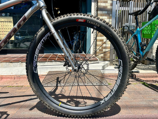 KONA　UNITへMAVIC CROSSMAX XL 29を装着！