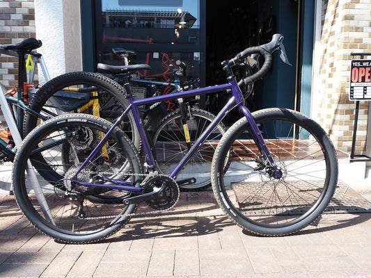 試乗車　KONA / ROVE ST